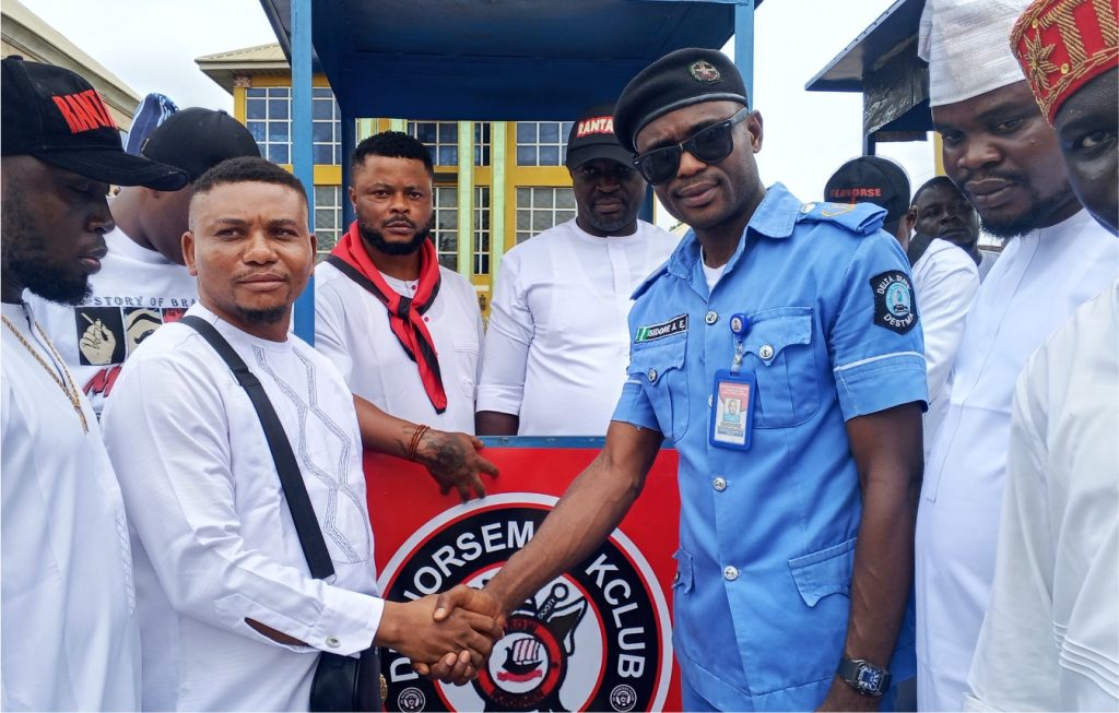 De Norsemen Kclub International donates Traffic Buses to DESTMA, food items to NCoS, Agbor